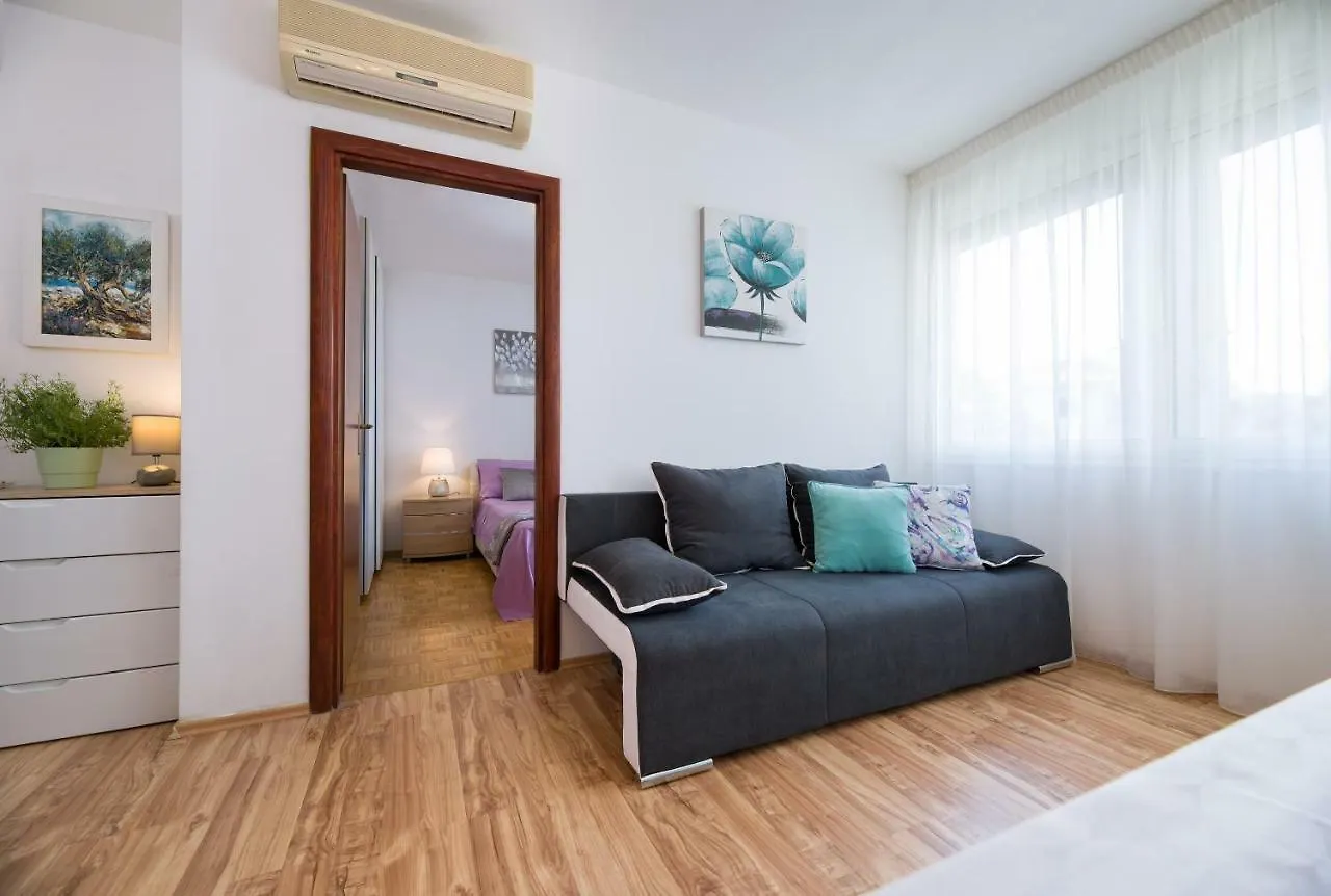 Apartment Kristina, Comfortable And Close To The Center 0*, Split